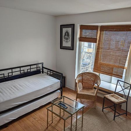 The Parkdale Hostellerie Toronto Exterior photo