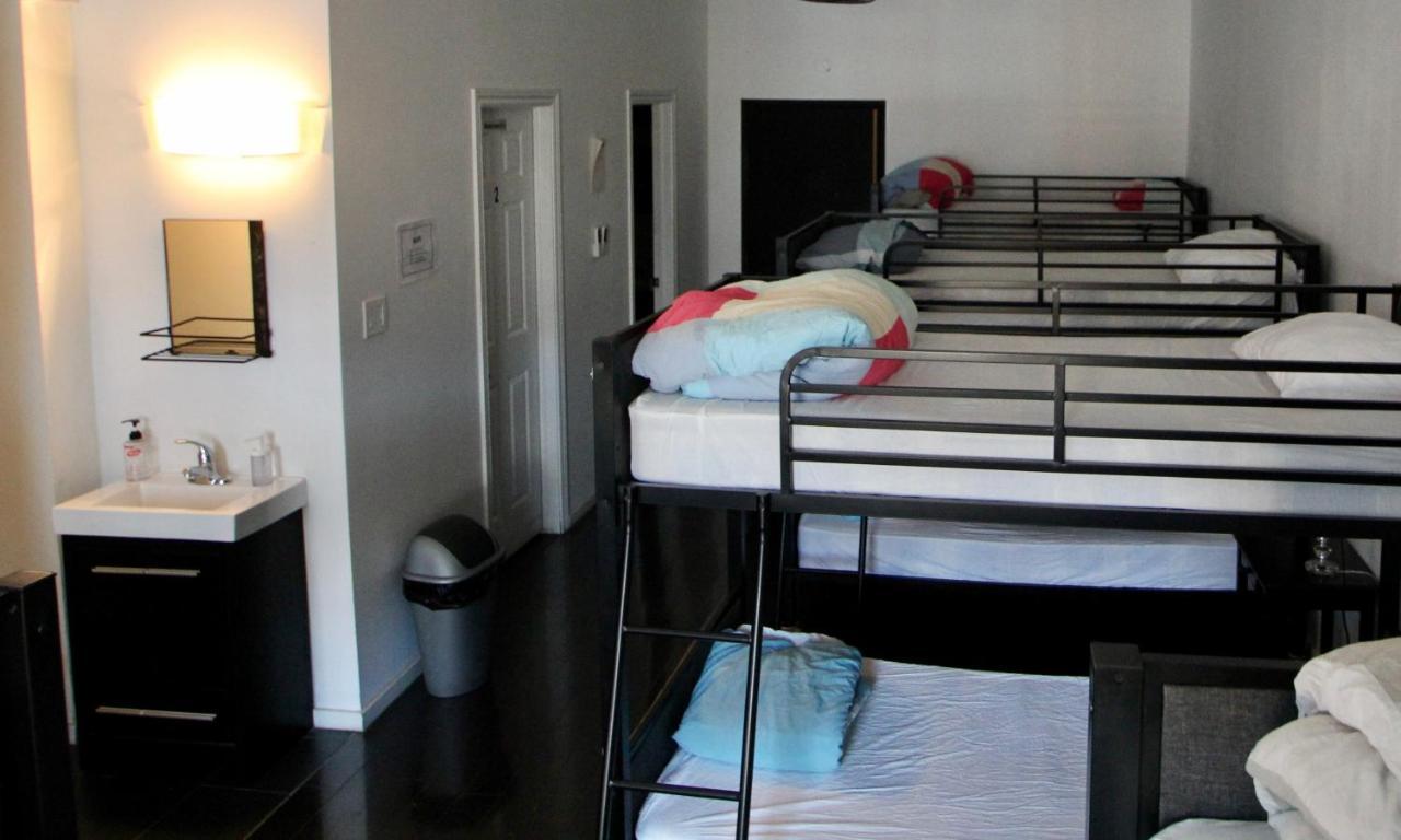 The Parkdale Hostellerie Toronto Exterior photo