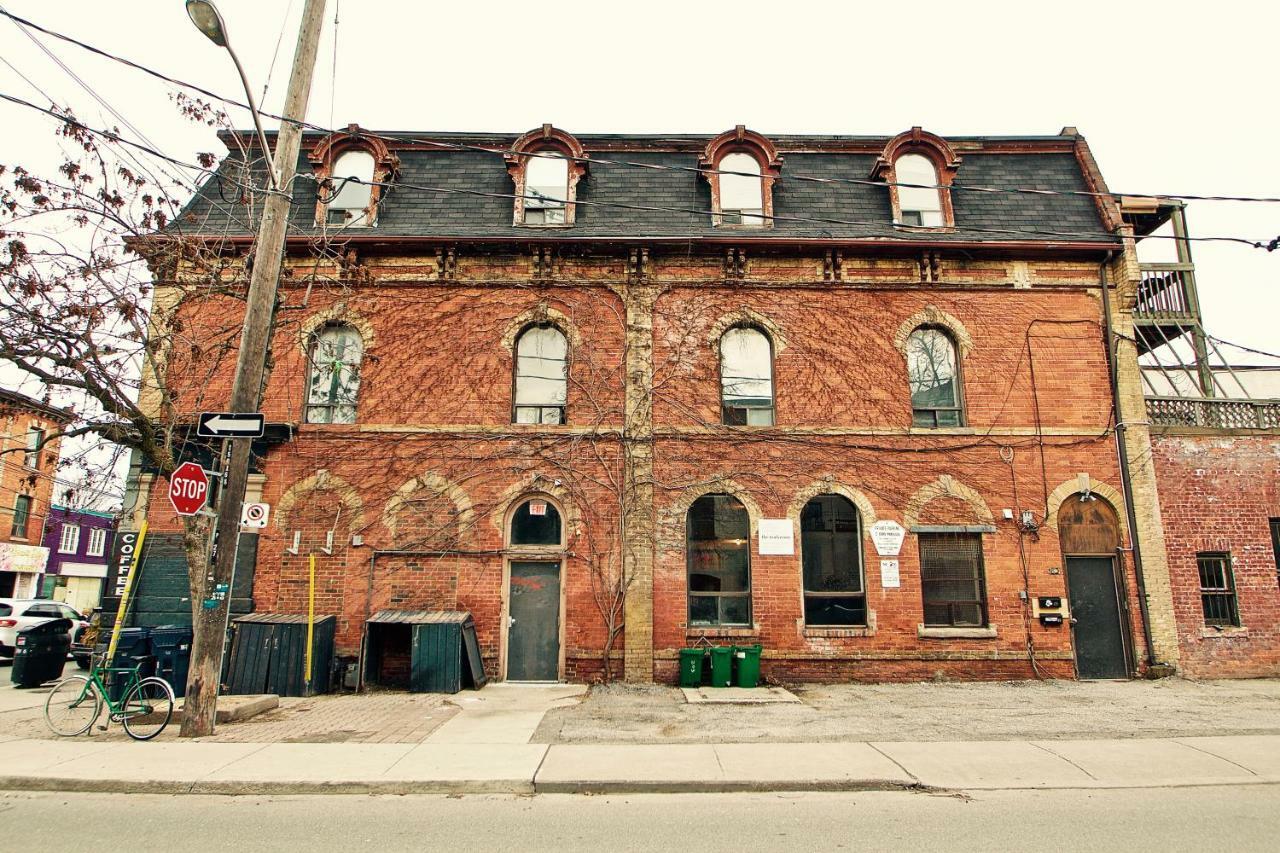 The Parkdale Hostellerie Toronto Exterior photo